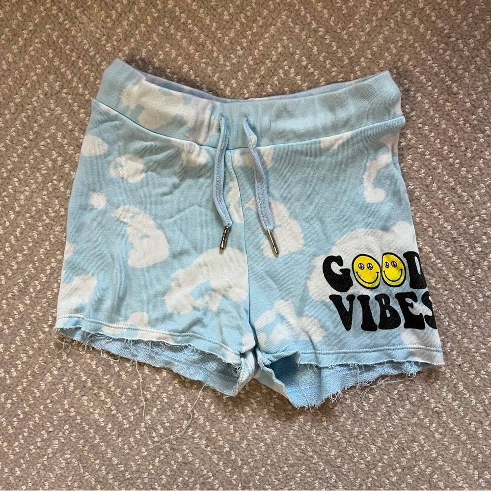 Flowers by Zoe Shorts